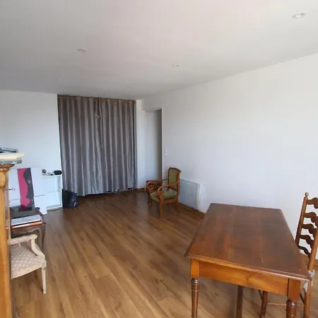 Super Avec Belle Luminosite En Plein Centre De Apartmán *